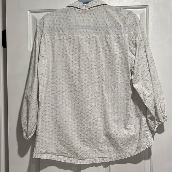 Medium Loft Outlet partial button up with green stripe pattern - Picture 6 of 6